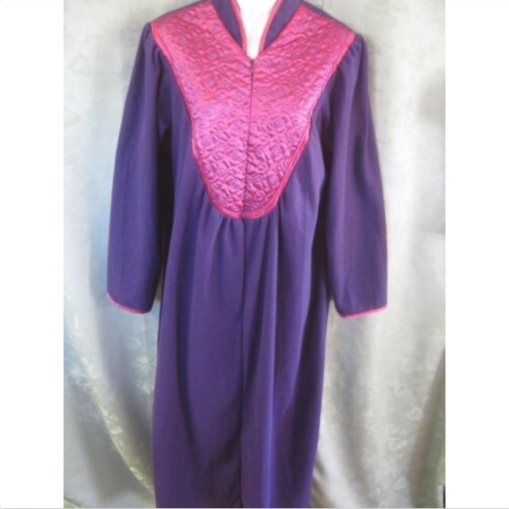 Vintage Partners Velour House Robe Size Medium